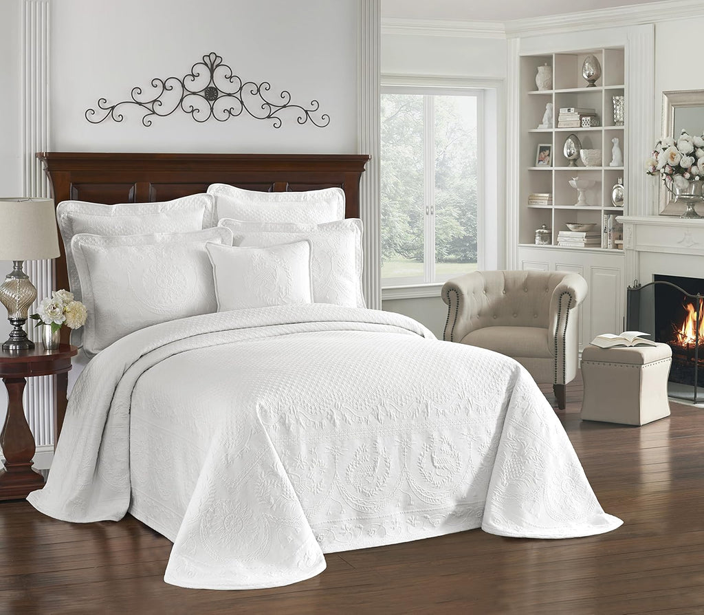 Ivory Floral Matelasse Bed Spread, King/CalKing G236