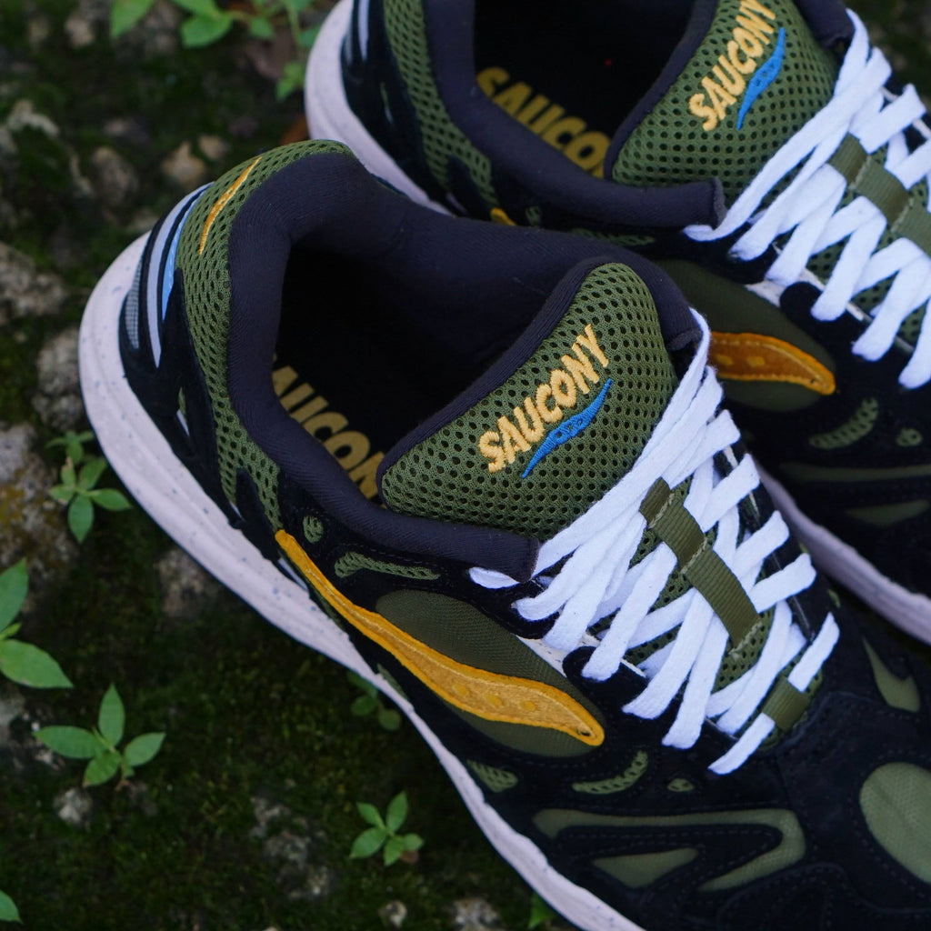 Black/Yellow Saucony Sneakers V473129