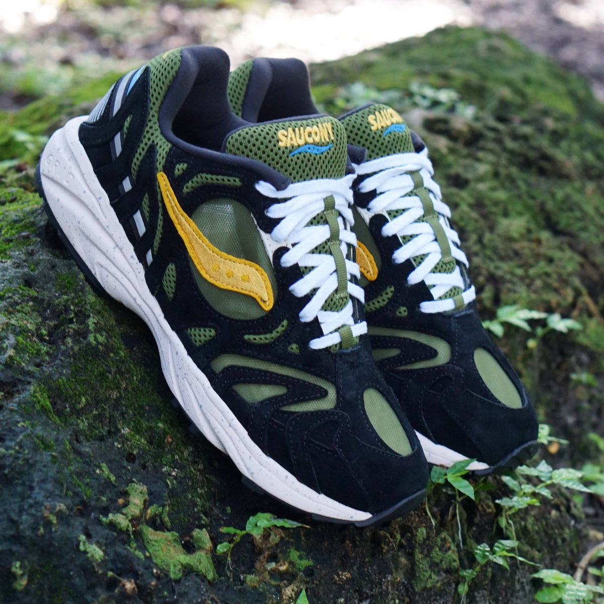 Black/Yellow Saucony Sneakers V473129