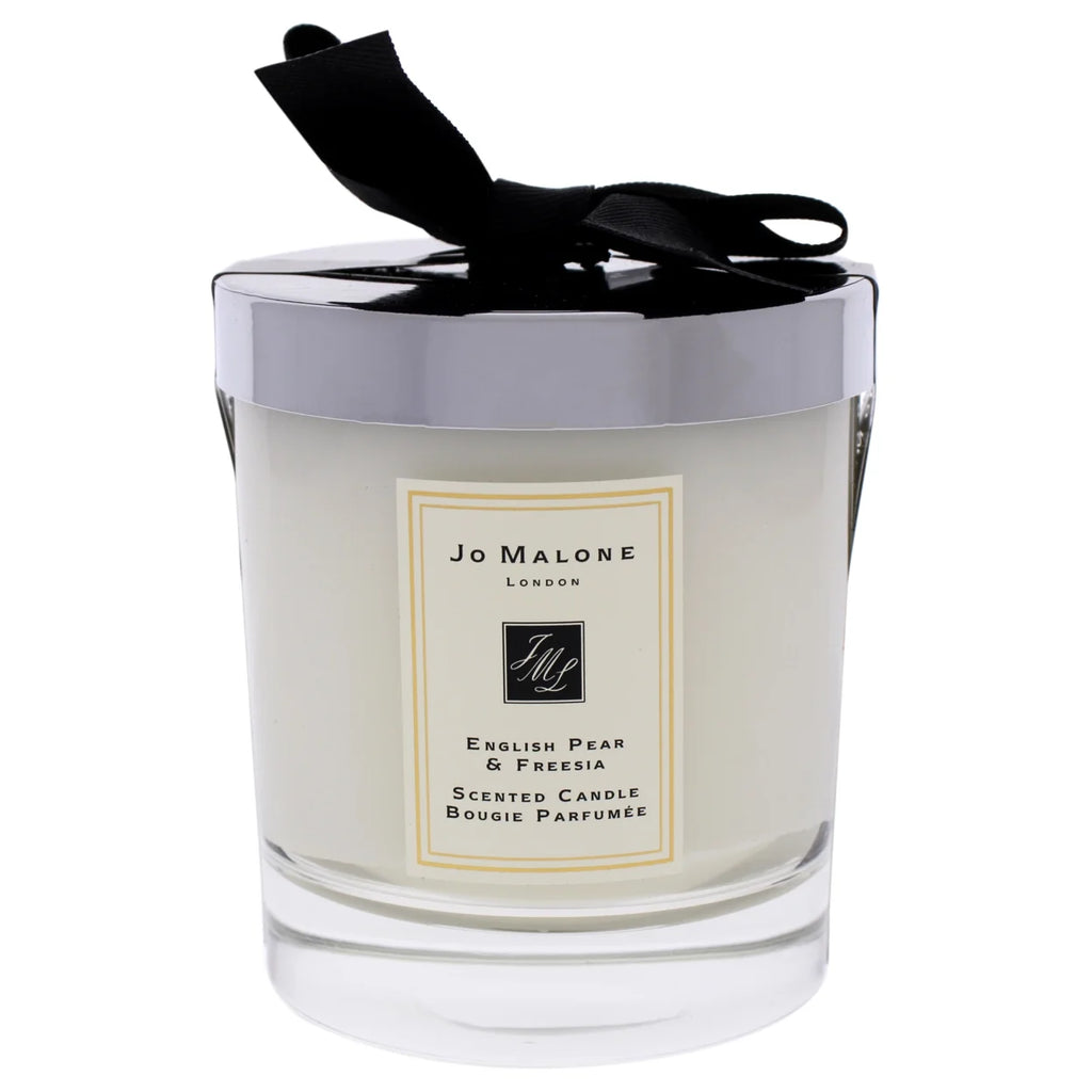English Pear & Freesia Scented Candle 7 oz O434568