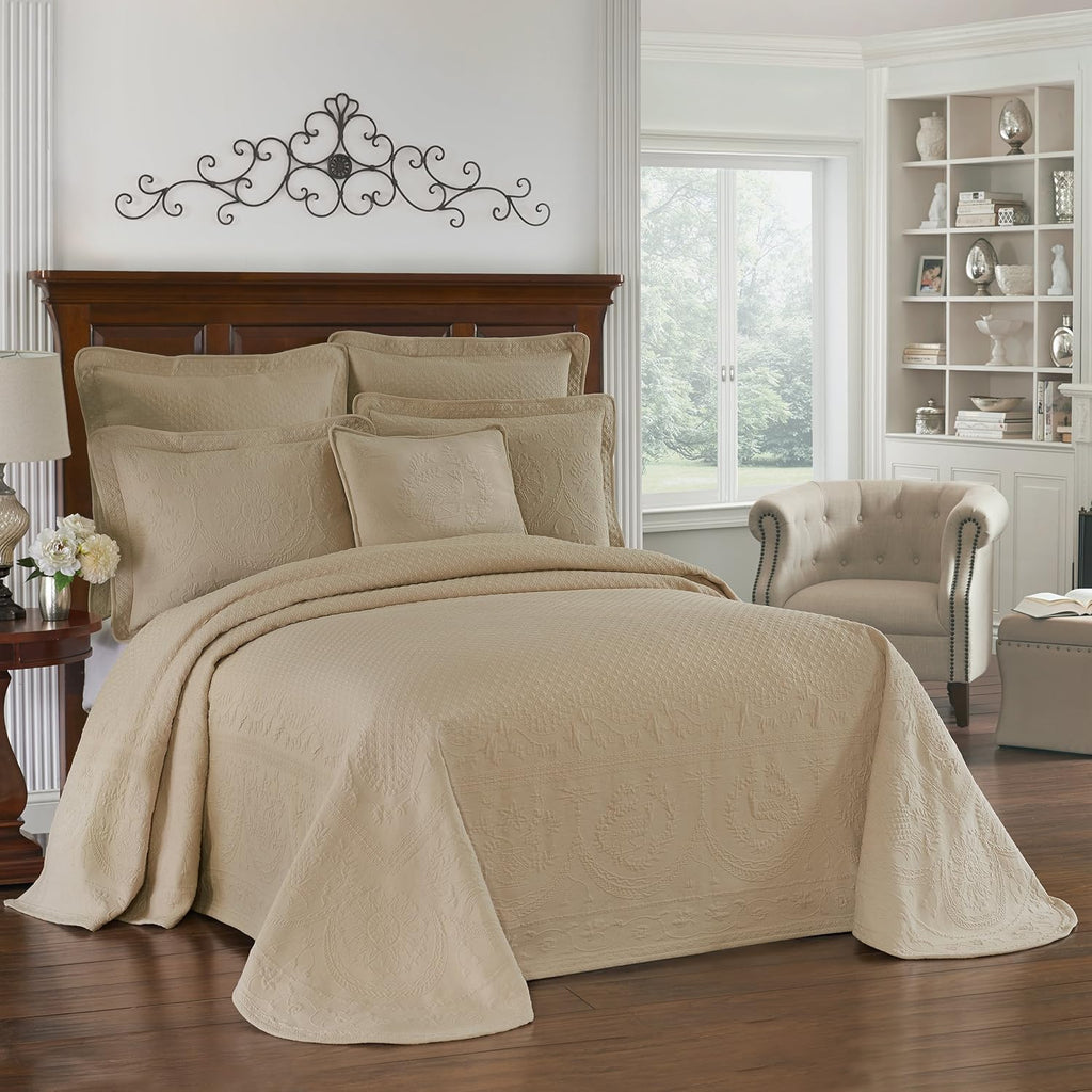 Ivory Floral Matelasse Bed Spread, King/CalKing G236