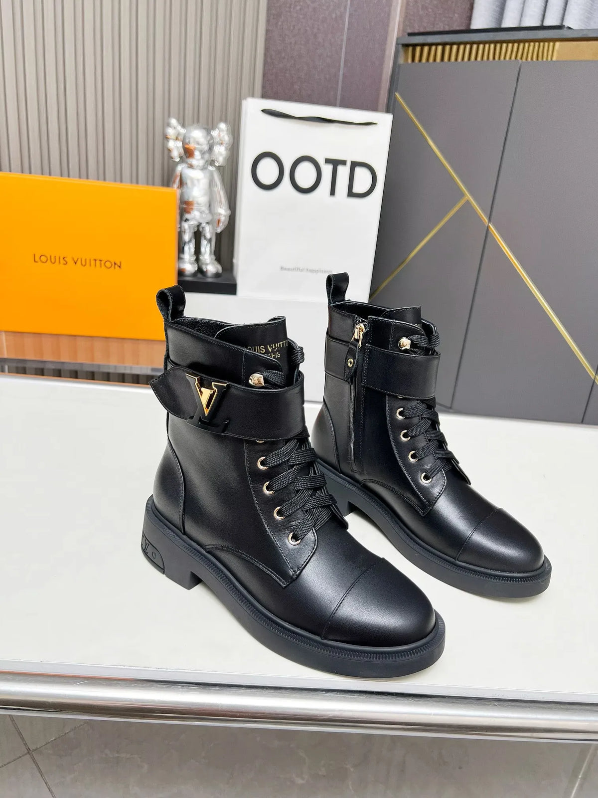 Women Boots H591