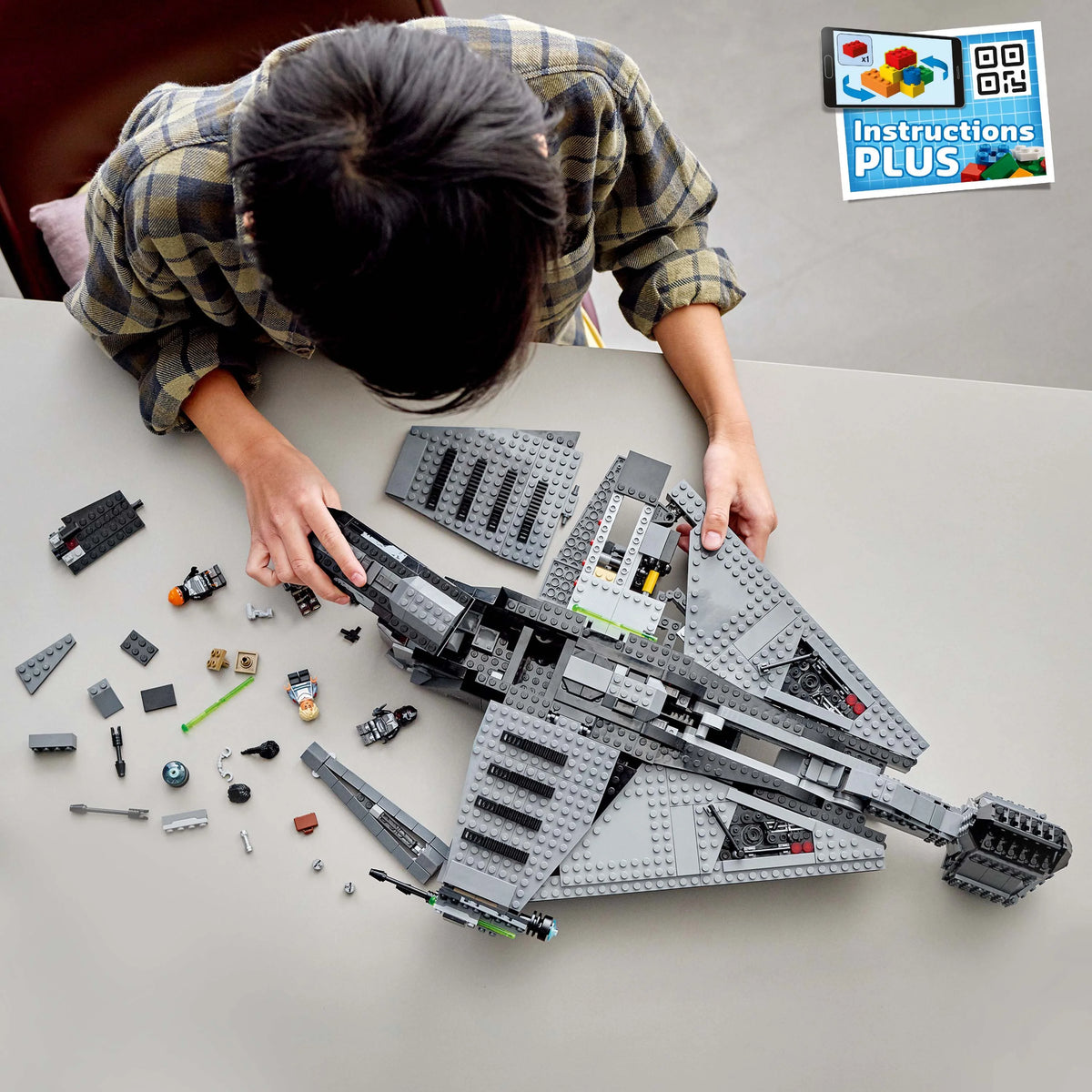 LEGO Star Wars Buildable Starship with Minifigure and Droid Q9940