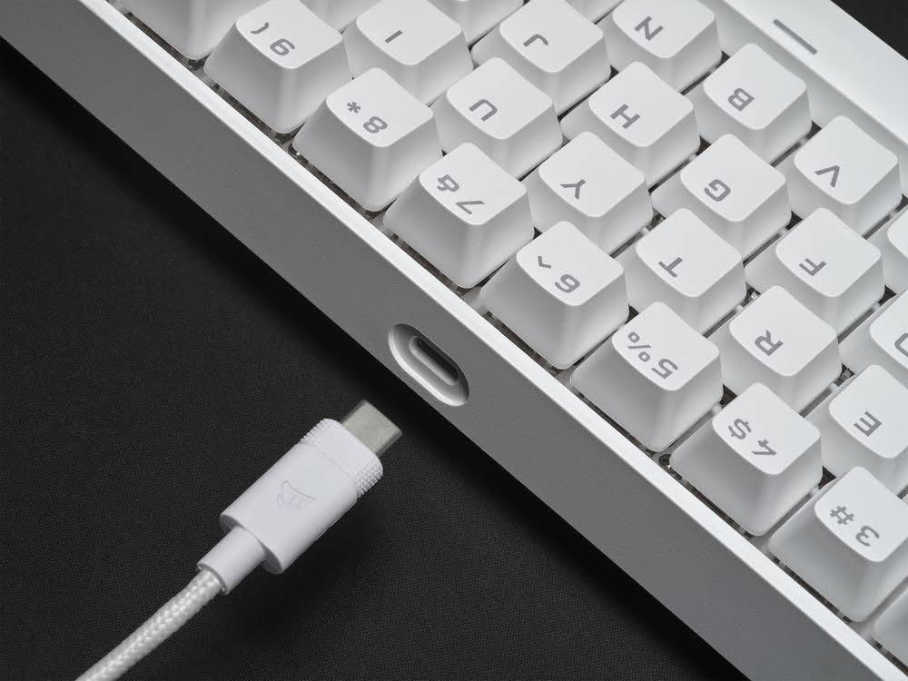 White 60% Mechanical Gaming Keyboard O9085