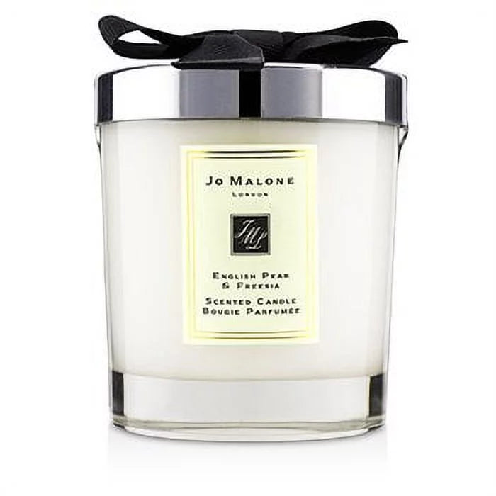 English Pear & Freesia Scented Candle 7 oz O434568