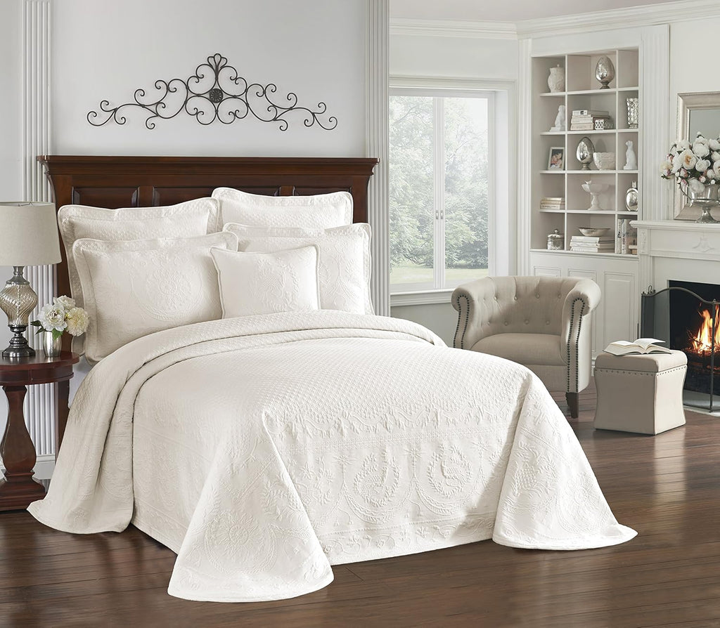 Ivory Floral Matelasse Bed Spread, King/CalKing G236