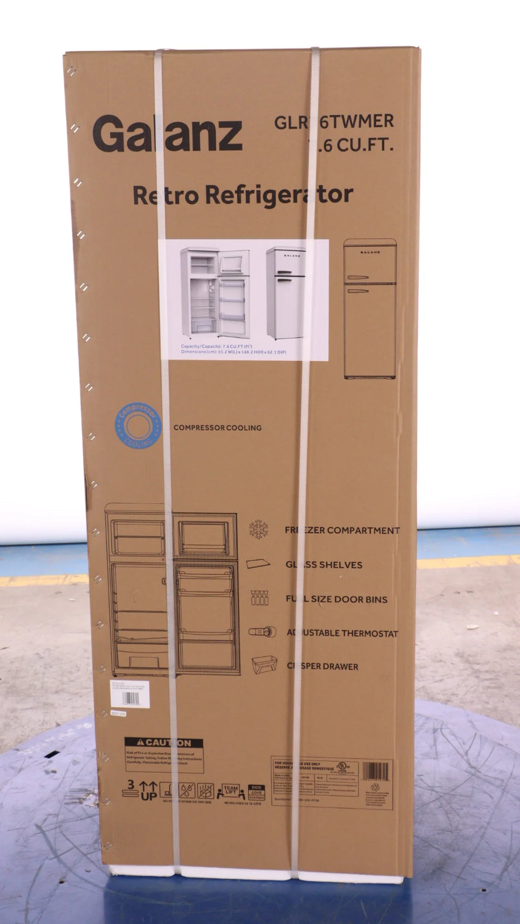 White 7.6 Cu Ft Retro Top Mount Refrigerator Y721