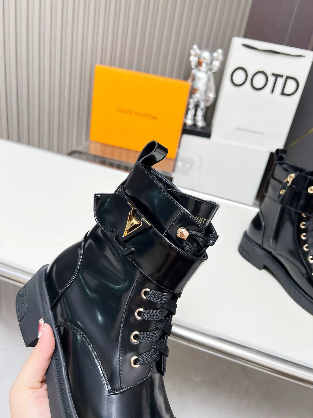 Women Boots H591