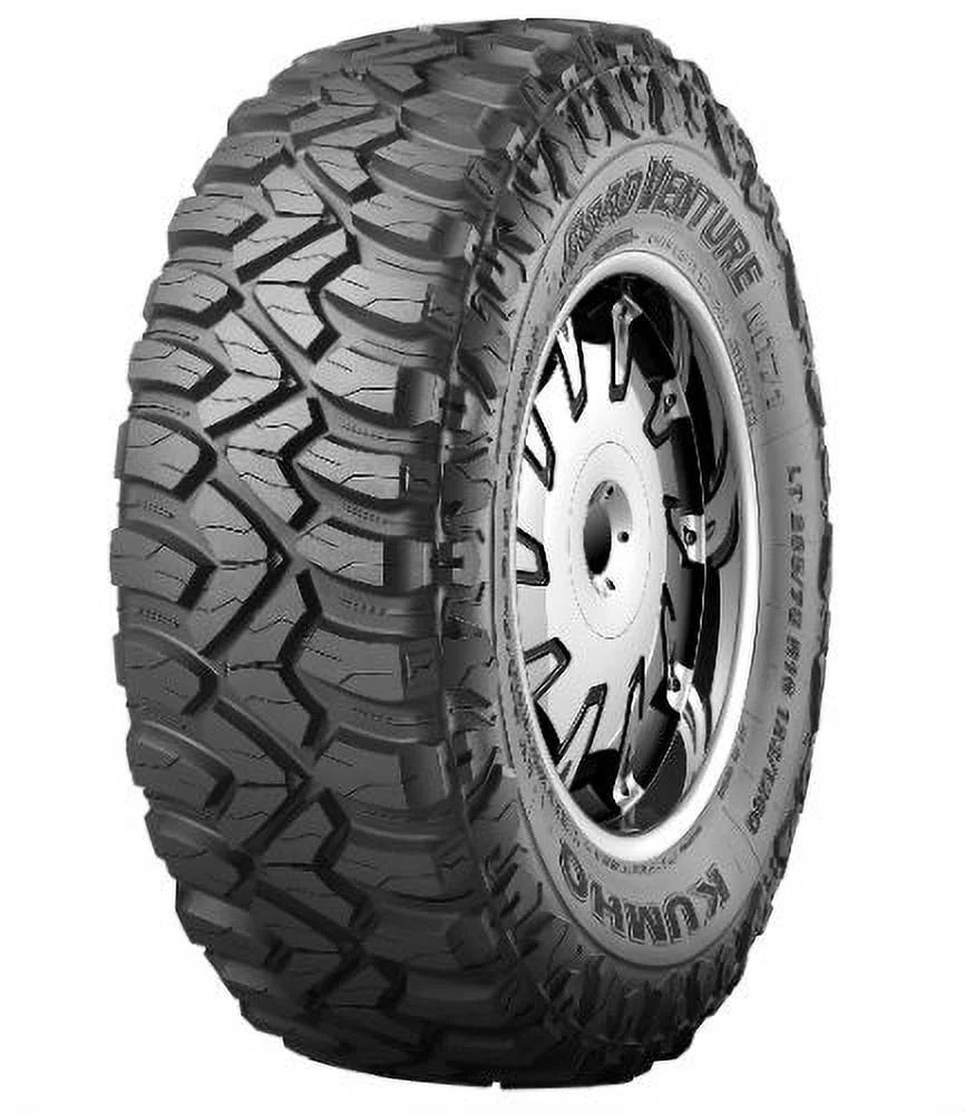 285/70-17 Tire D47440
