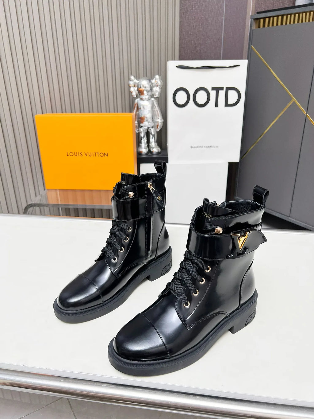 Women Boots H591