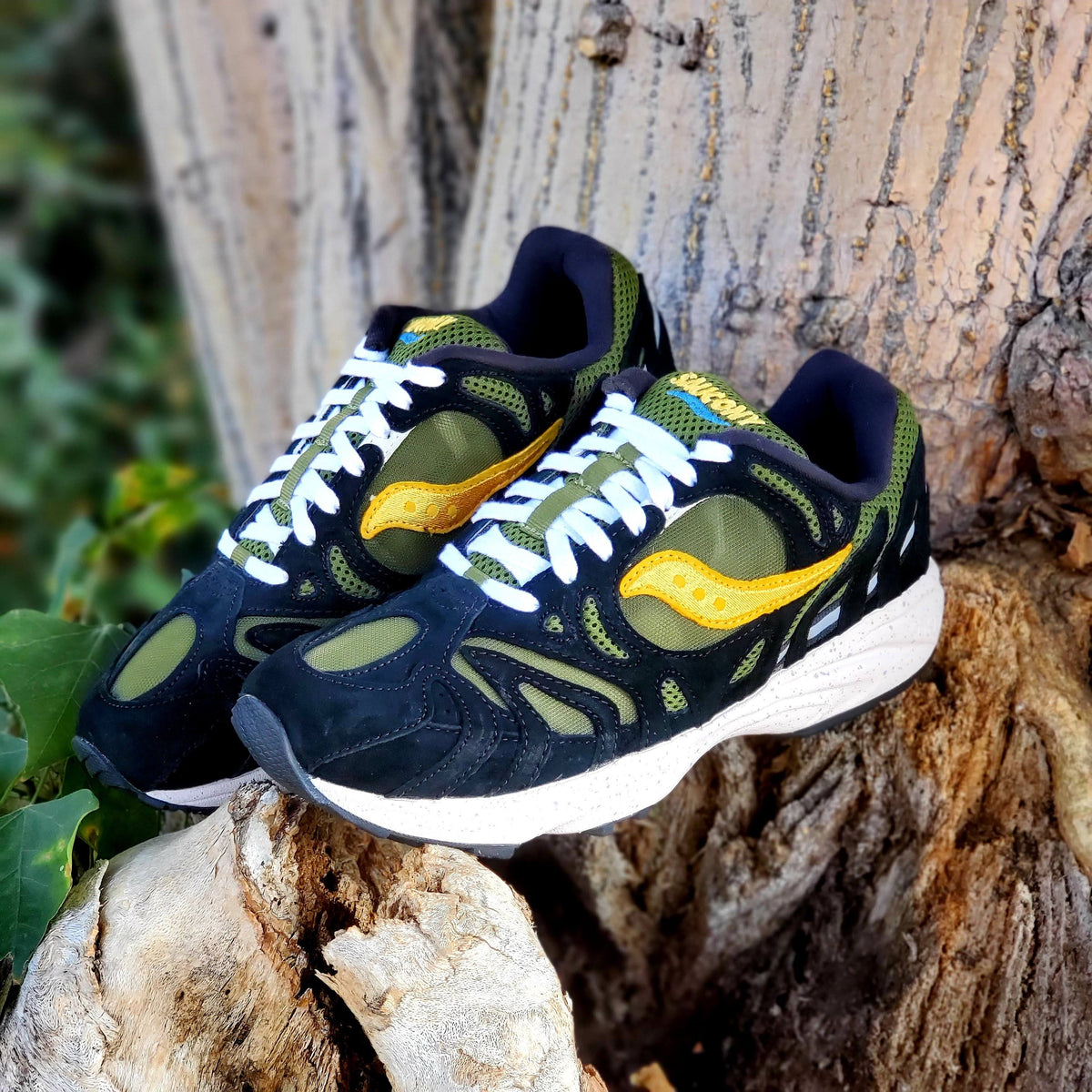 Black/Yellow Saucony Sneakers V473129