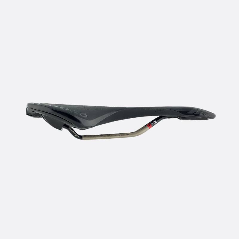 Hard Black Saddle P356